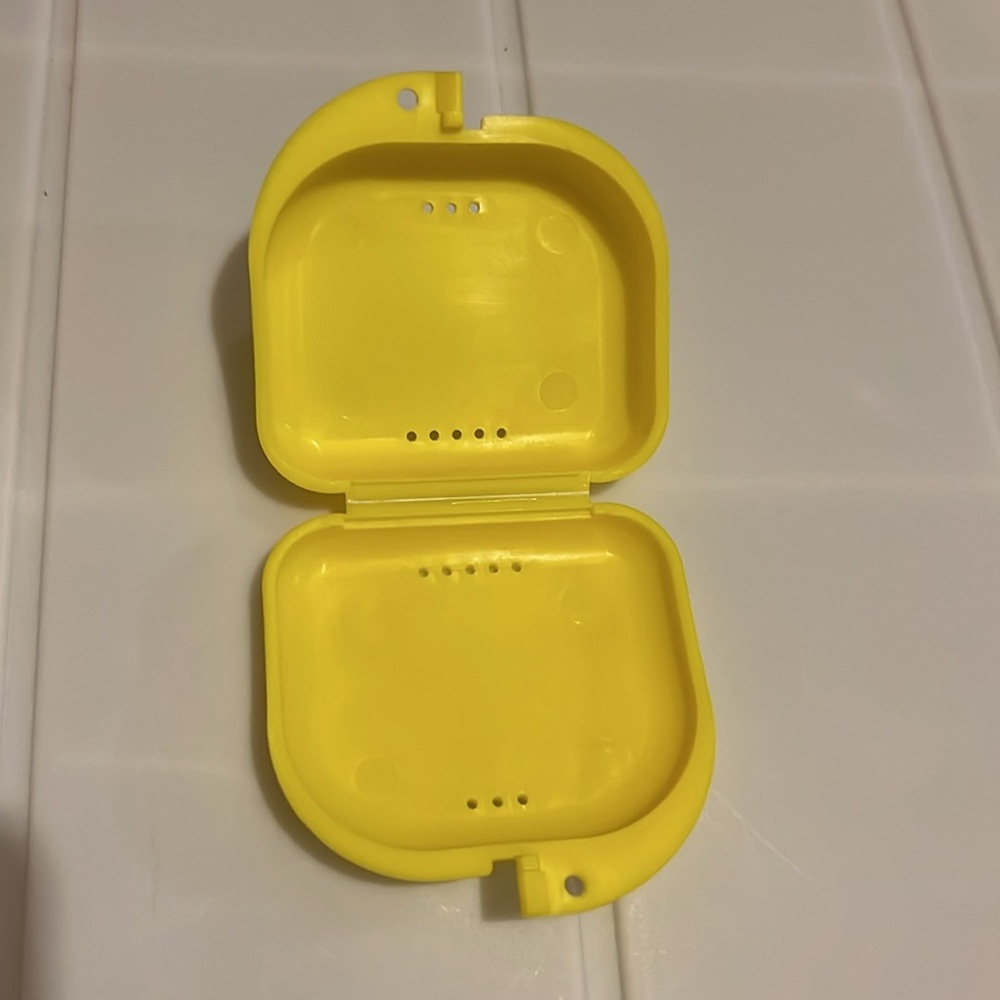 $1 Add-On Retainer Case Invisalign, Mouth Guard, Dental Device Storage Container - Picture 2 of 2